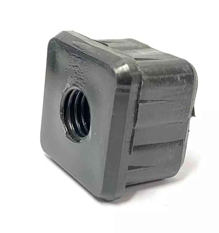 S=C3=84=C3=84T=C3=96TALLA 20mm - M8 muovi - Säätötulpat, ruuvit -ja tallat - 010901 - 1